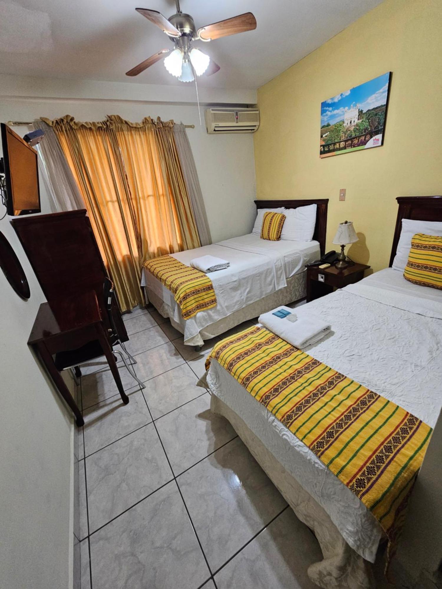 Hotel San Jose Hostal Сан-Сальвадор Экстерьер фото