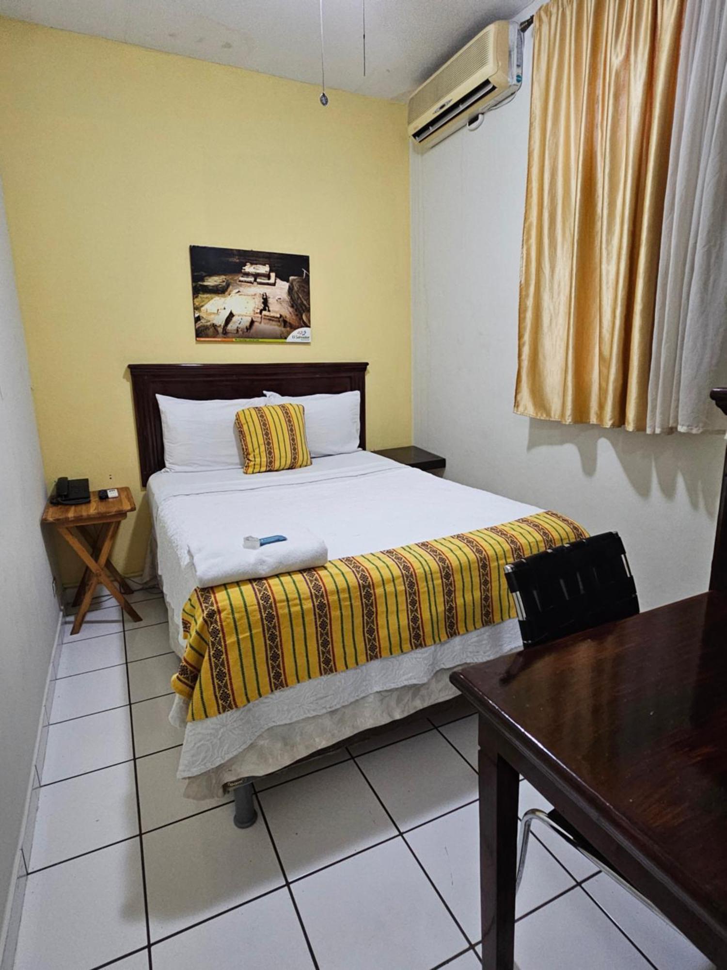 Hotel San Jose Hostal Сан-Сальвадор Экстерьер фото