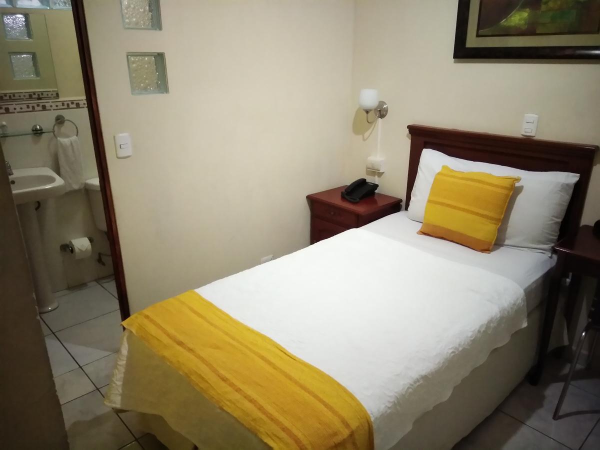 Hotel San Jose Hostal Сан-Сальвадор Экстерьер фото