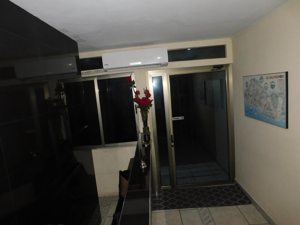 Hotel San Jose Hostal Сан-Сальвадор Экстерьер фото